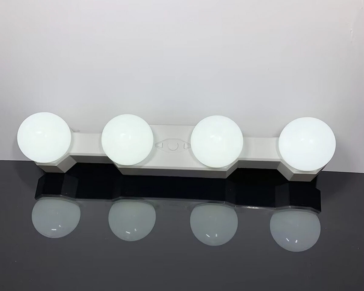 Ampoules salle de bain trois couleurs Ampoules salle de bain trois couleurs