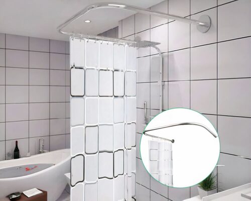 Barre de rideau de douche installée avec un rideau blanc.