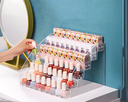 Boite de rangement forme d'estrade pour vernis à ongles
