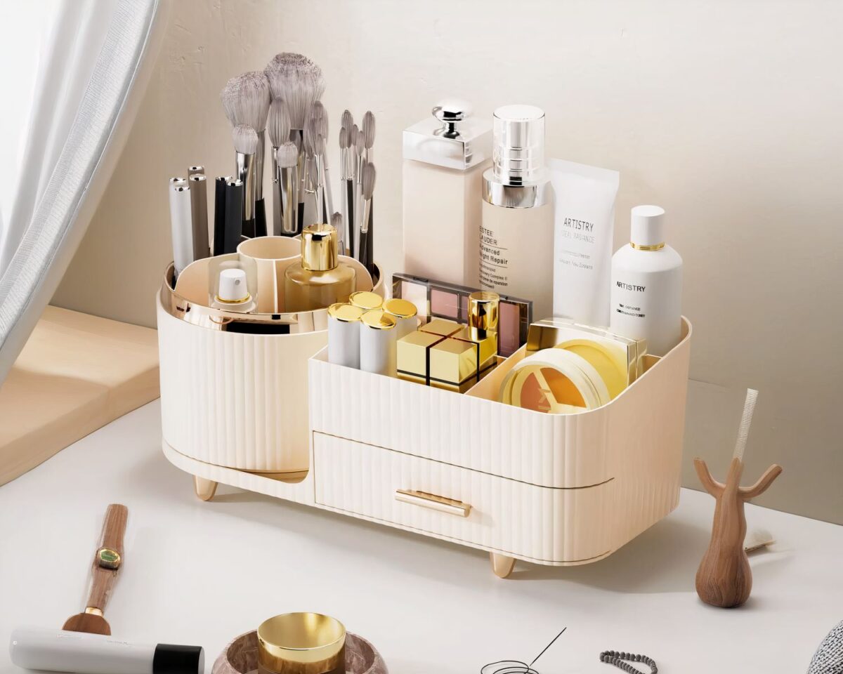 Boite de rangement rotatif à 360 ° pour maquillage