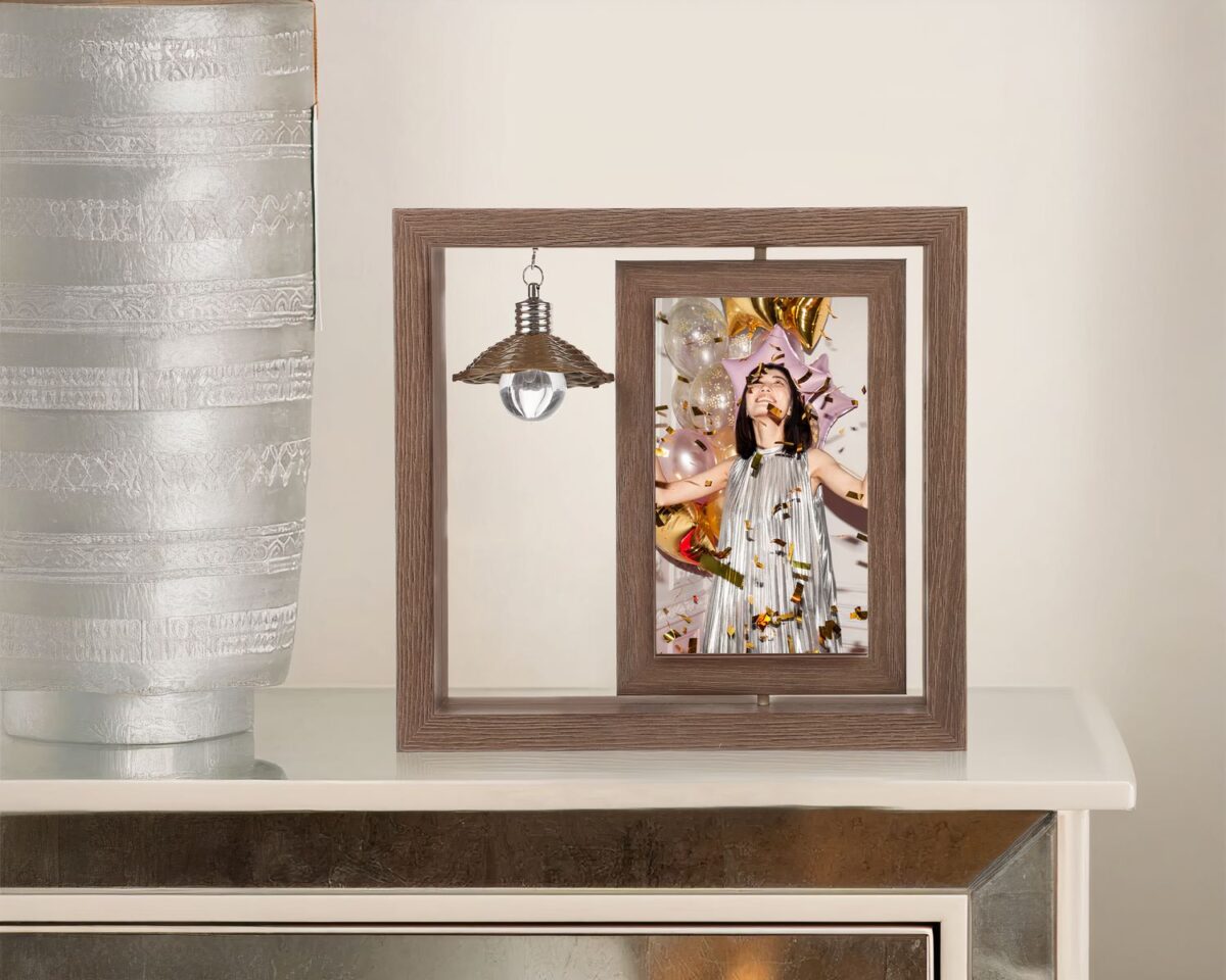 Cadre photo rotatif pour la salle de bain