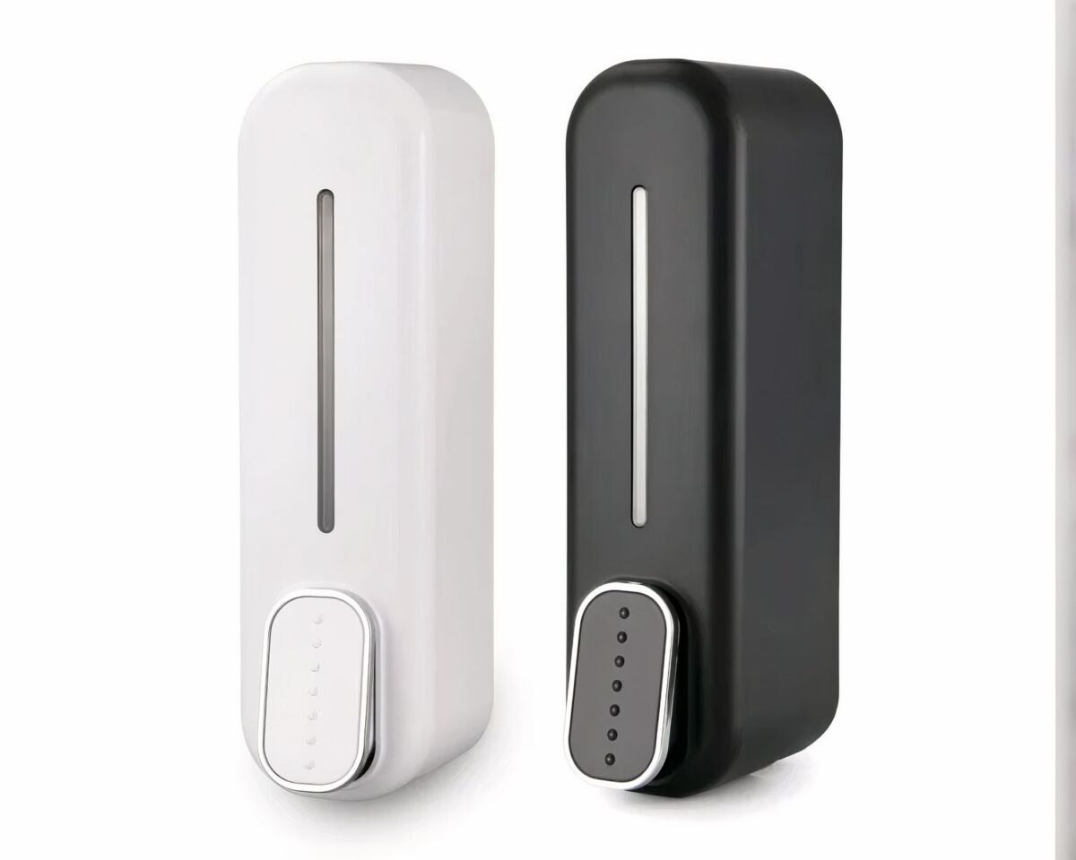 On voit deux distributeurs muraux de savon liquide. Un blanc et un noir. Design moderne et élégant