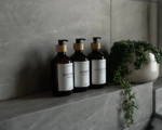 Lot de trois distributeurs de savon flacon ambré