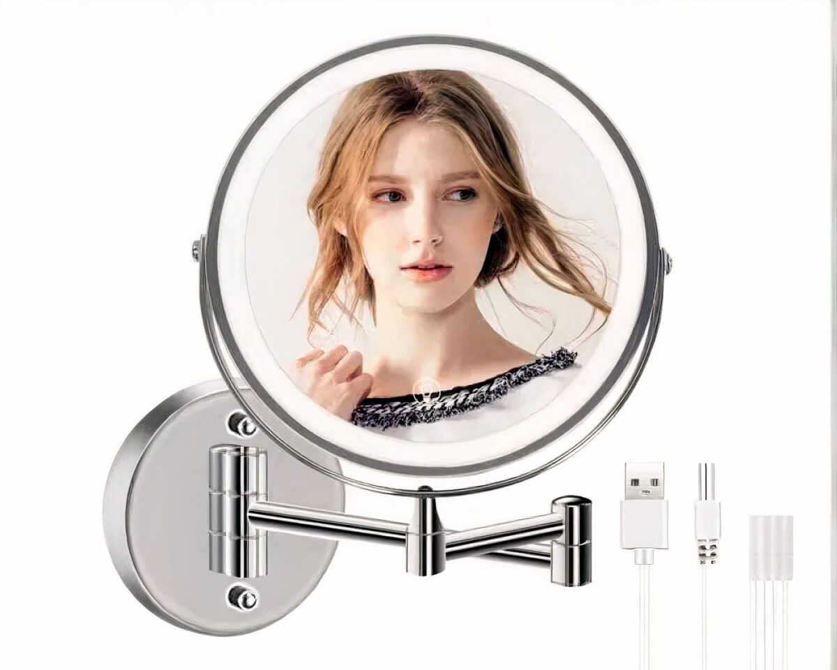 Miroir de maquillage lumineux et rotatif Miroir de maquillage sur fond blanc.
