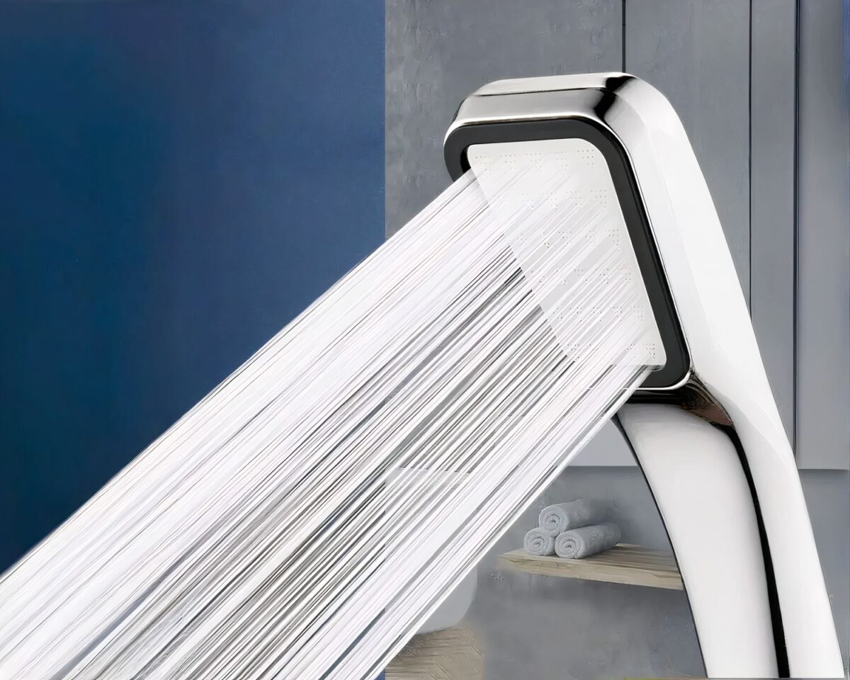 Pommeau de douche avec son jet d'eau