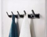 Porte manteau salle de bain en alu noir design