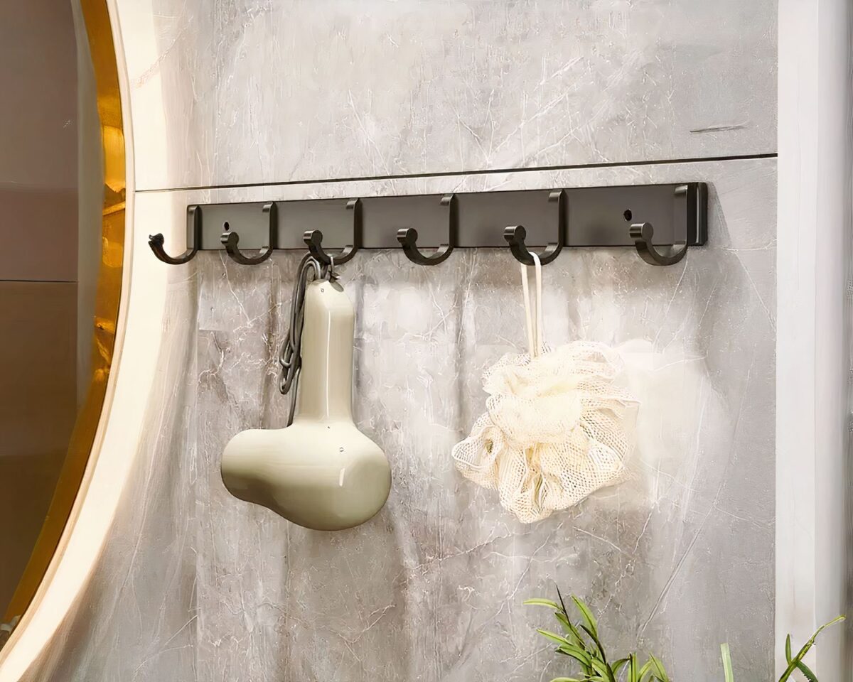 Porte manteau salle de bain mural simple