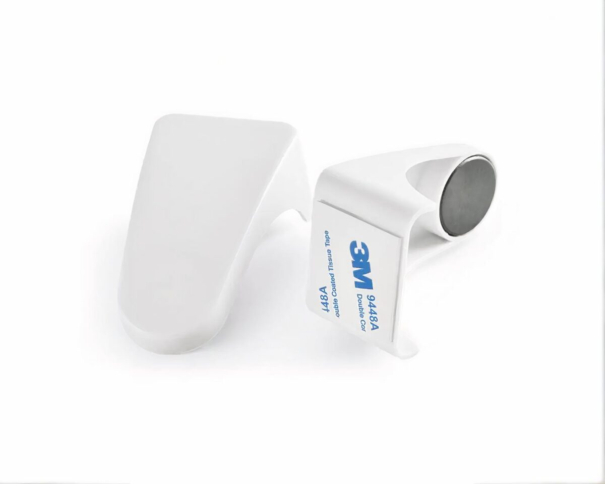 Porte-savon aimanté blanc minimaliste On voit un porte-savon blanc aimanté