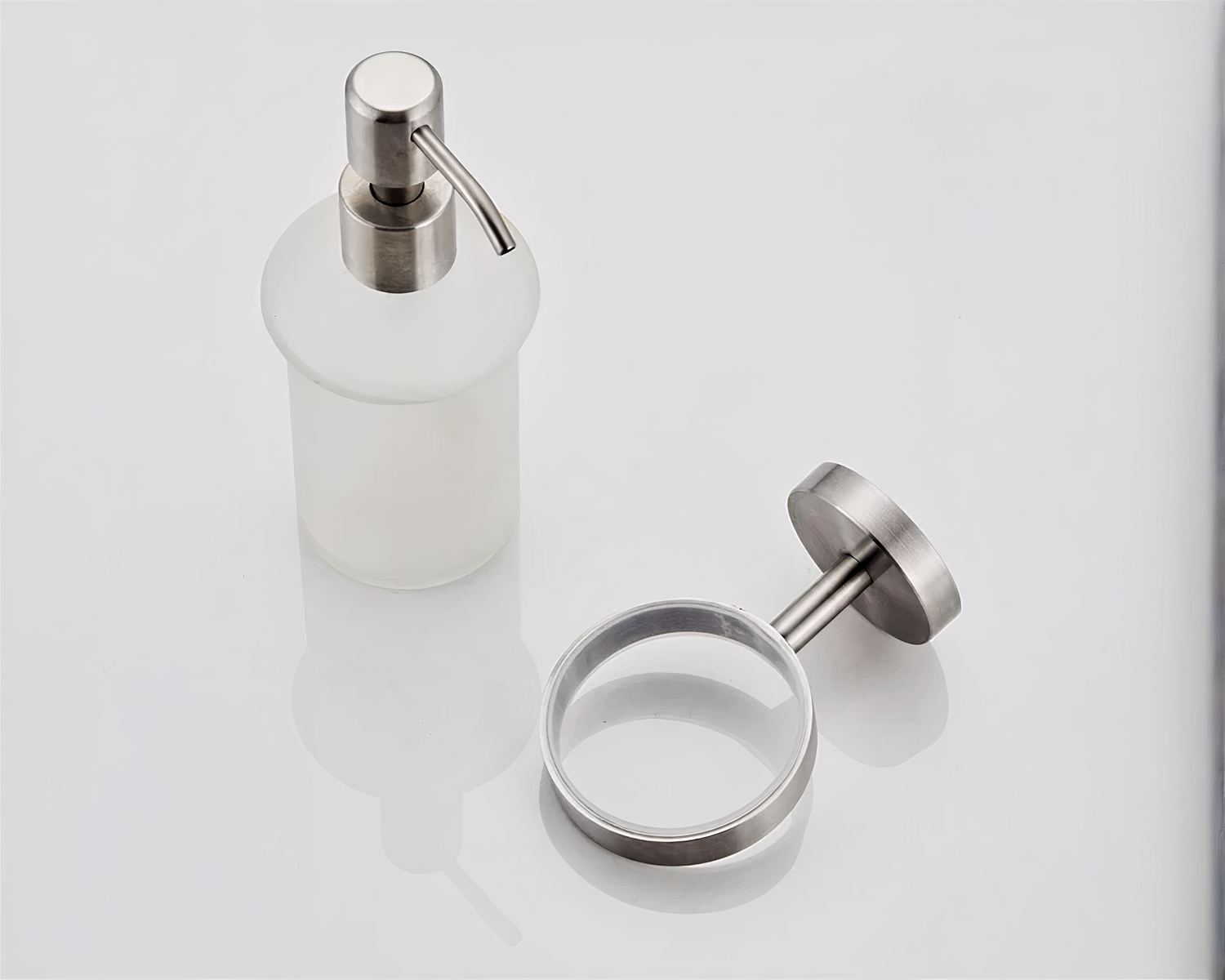 Porte-savon liquide mural flacon pompe