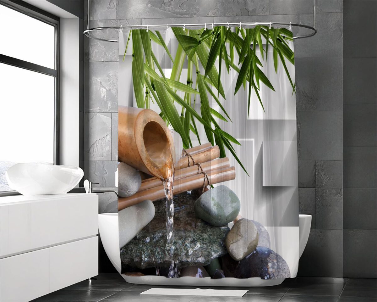 Rideau de douche avec bambou et fontaine installé dans une salle de bain.