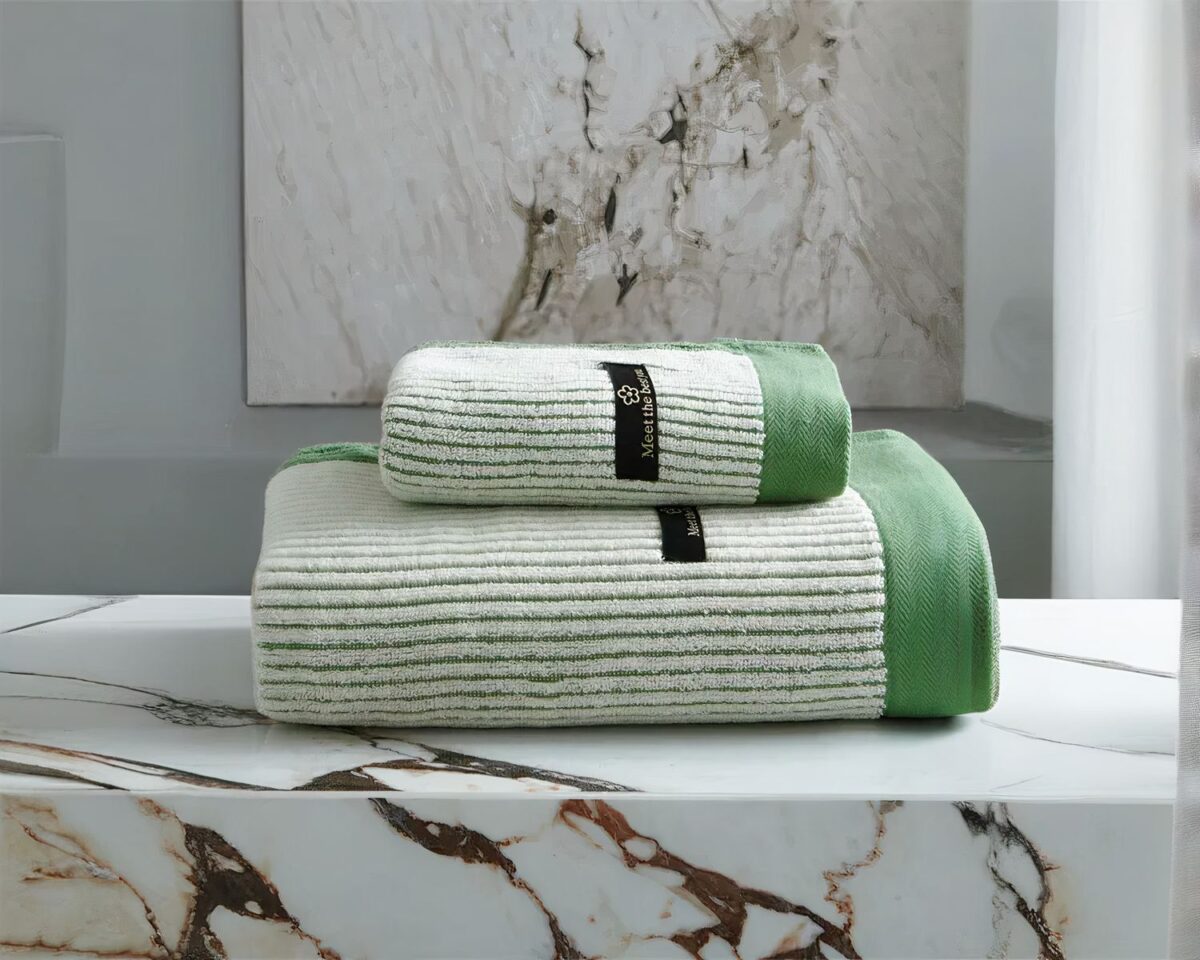 Serviettes de bain deux pièces rayées en coton biologique