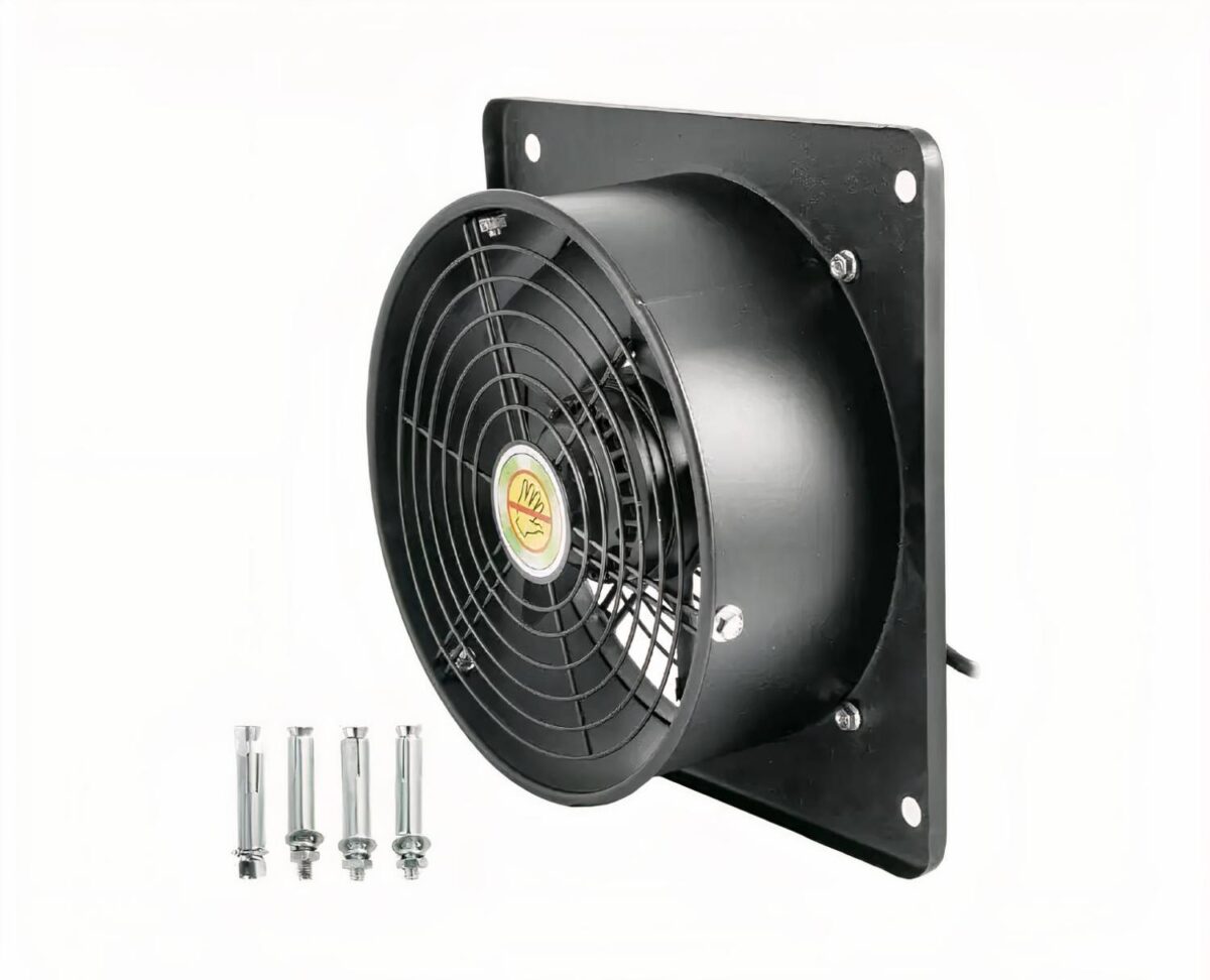 Photo d'un ventilateur extracteur noir et ses quatre vis, le tout sur un fond blanc