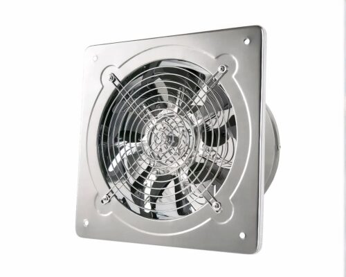 Photo d'un ventilateur extracteur en acier inoxydable argenté pour salle de bain sur un fond blanc
