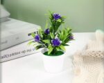 Petite plante artificielle à fleurs