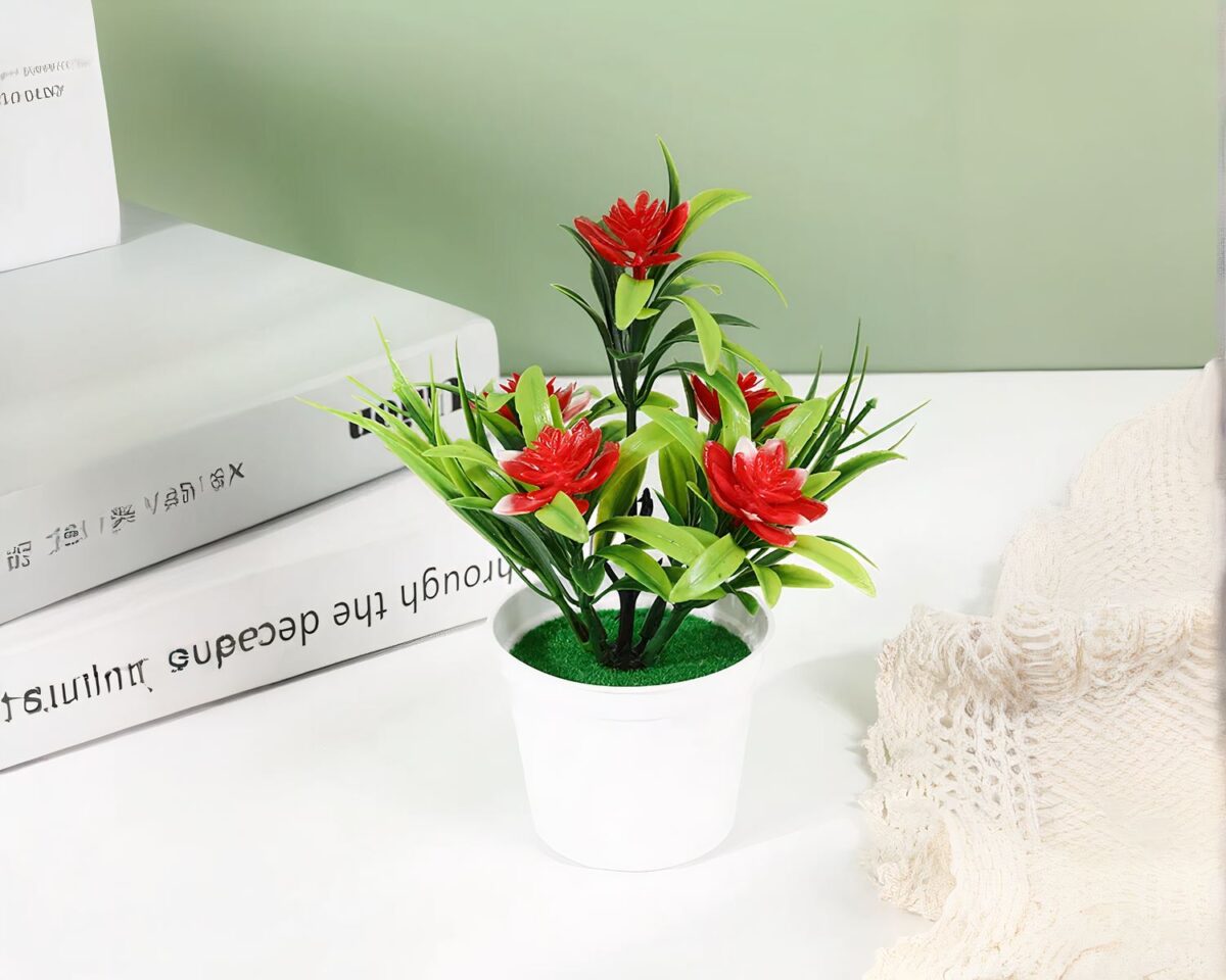 Petite plante artificielle à fleurs