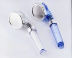 Pommeau de douche filtant blanc ou bleu