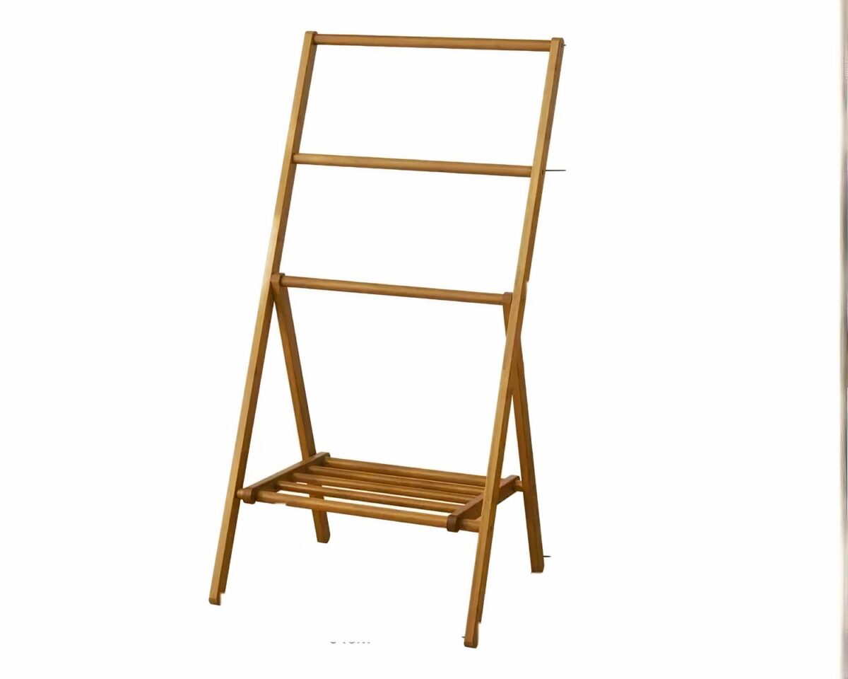 Porte-serviette sur pied style chevalet Porte-serviette sur pied style chevalet