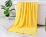 Serviette de bain colorée super absorbante en microfibre