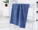 Serviette de bain colorée super absorbante en microfibre
