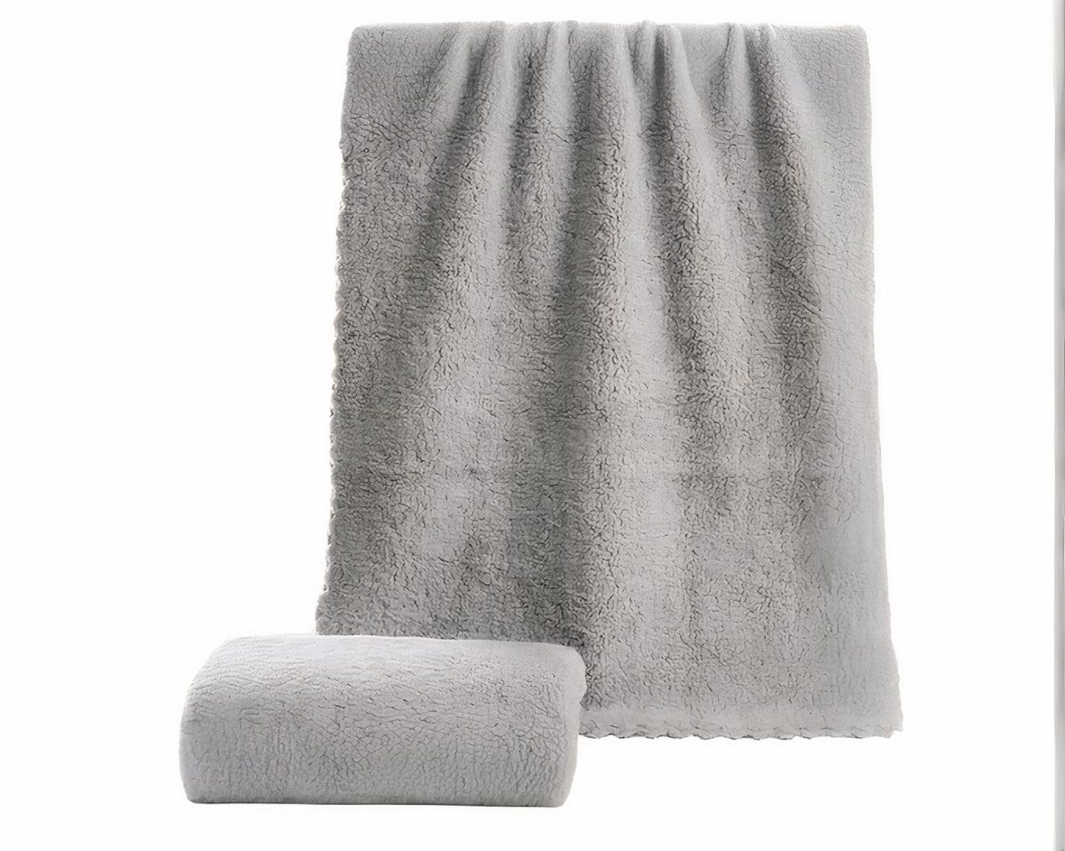 Serviette de bain colorée super absorbante en microfibre