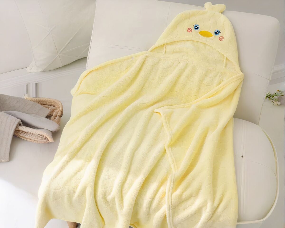 Serviette de bain façon poncho à capuche pour enfant