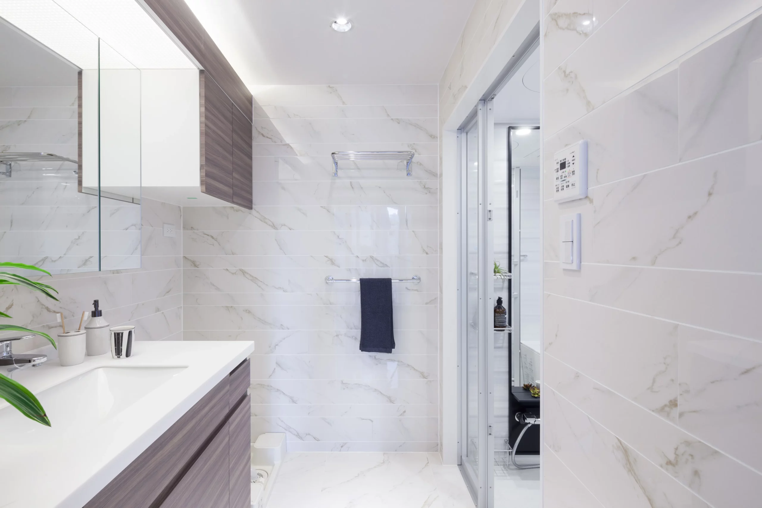 Choisir le bon luminaire pour la salle de bain ! Conseils et astuces choisir le bon luminaire pour la salle de bain 3