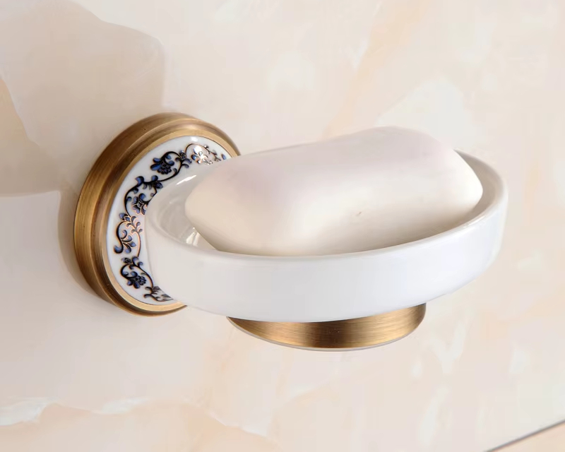 Porte-savon vintage en céramique et en laiton